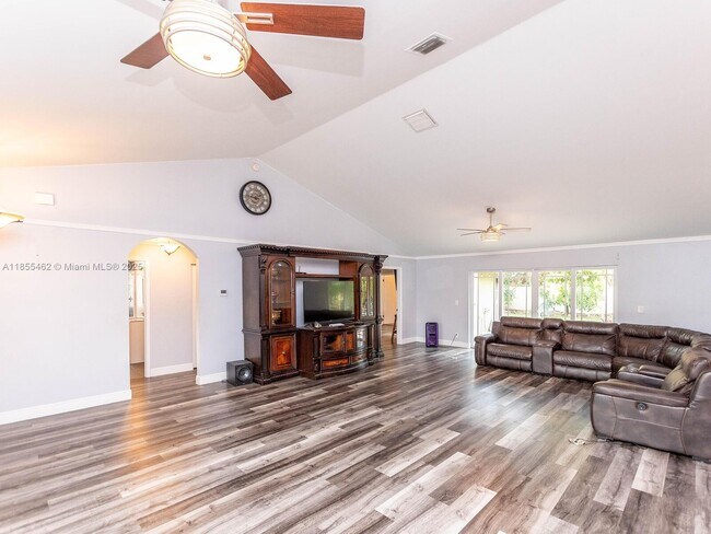 Building Photo - 9939 Majestic Way