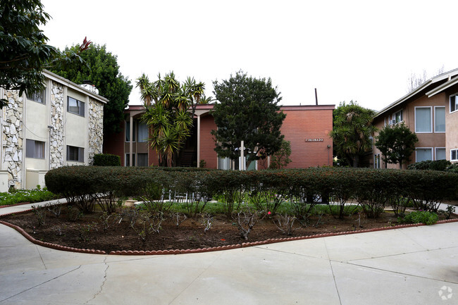 Building Photo - Community Plaza Apartments