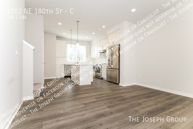 Building Photo - 1202 NE 180th St
