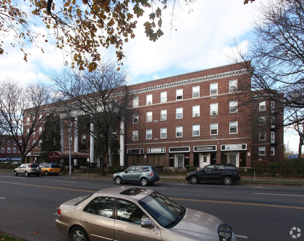 Foto del edificio - Governor Clinton Apartments -92 Units Age 60+
