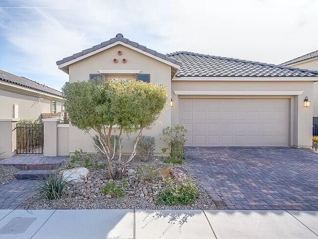 Building Photo - 12249 Los Mares Ln