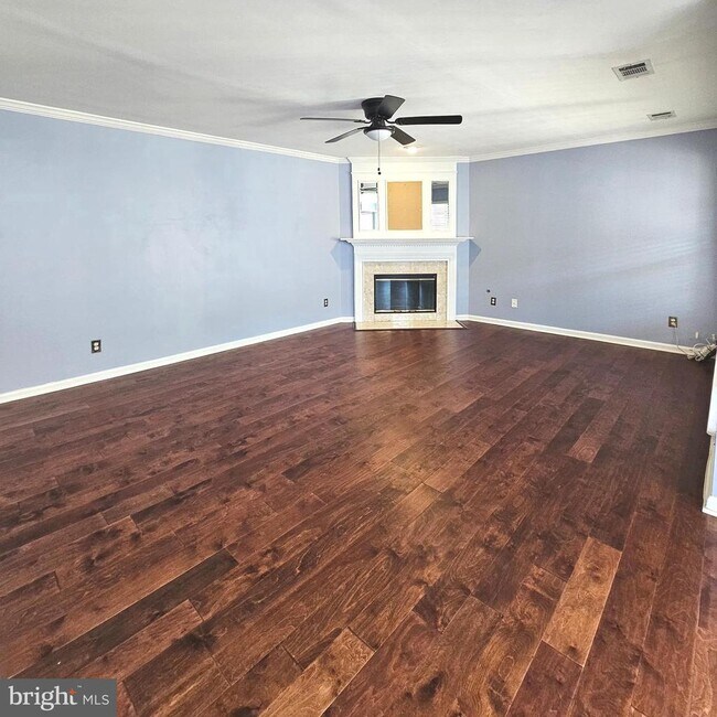 Foto del edificio - 8202 Catbird Cir