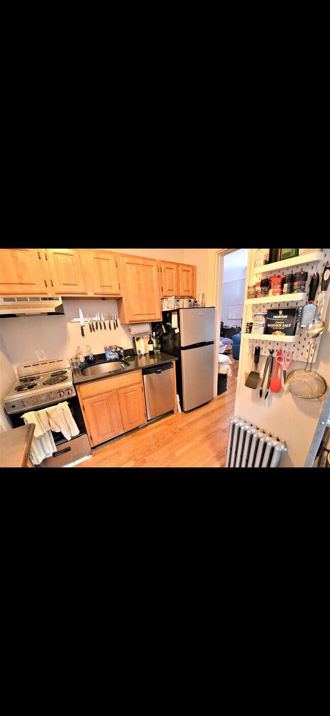 Building Photo - 531 Beacon St