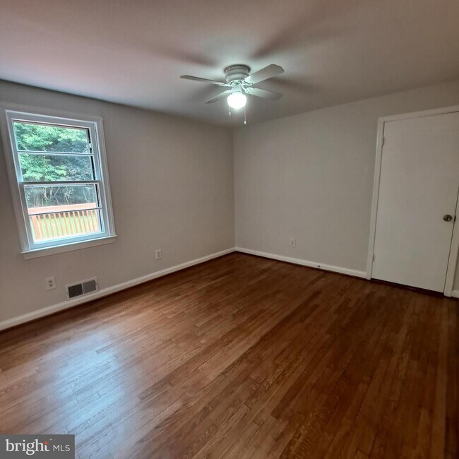 Foto del edificio - 3307 Beechtree Ln