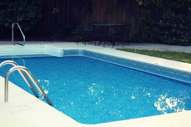 Swimming pool - 1334 NE 9th St