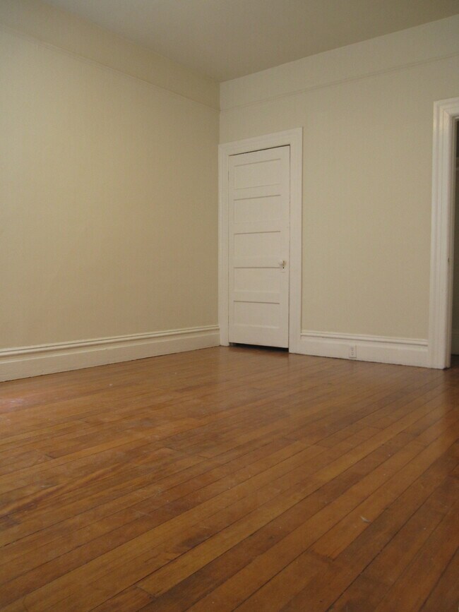 Building Photo - 967 Filbert St