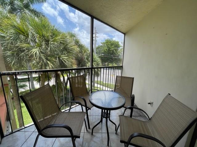 Building Photo - 16475 Golf Club Rd