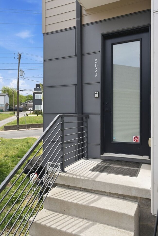 Photo - Beautiful 3-BR Property with Rooftop Deck! House