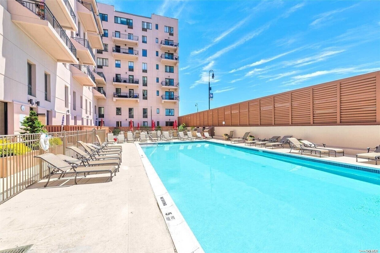100 W Broadway Unit 2P, Long Beach, NY 11561 Condo for Rent in Long