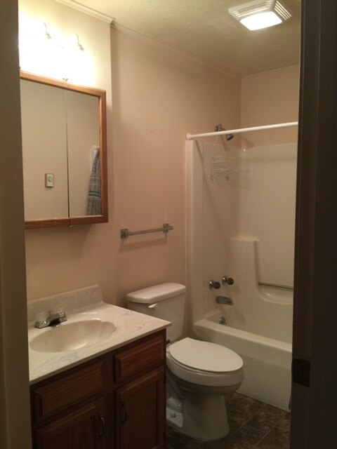 Building Photo - 3619 S Home Ave