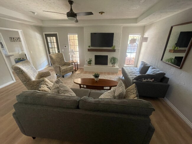 Foto del edificio - 1111 Lopo Cir