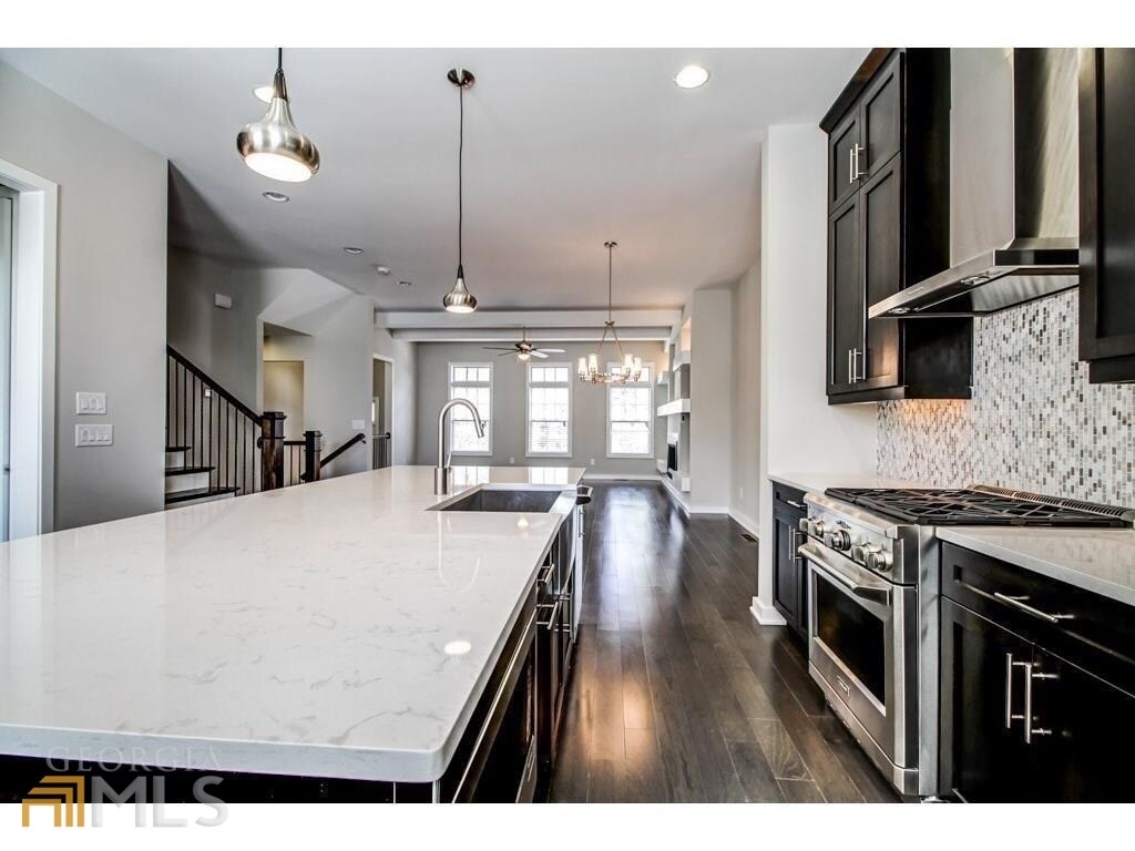Foto principal - 821 Canterbury Rd NE