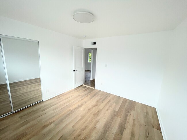 Foto del edificio - 5347 Blackwelder St