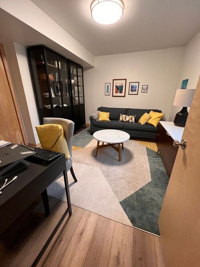 Foto del edificio - $2,000 | 3 Bedroom, 2.5 Bathroom Town Home | Pet Friendly* | Available for an August 1st, 2026 Mo...