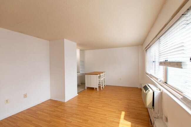 Foto del edificio - Rittenhouse Studio Condo with All Utilities Included!