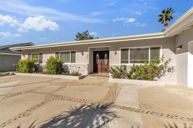 Foto del edificio - 8201 Clemens Ave