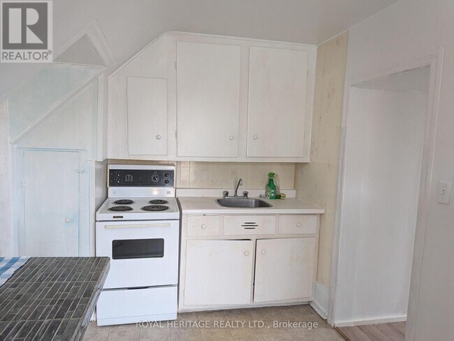 Building Photo - 75 Charles St