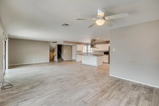 Building Photo - 6 Bedroom ASU house with pool and large yard