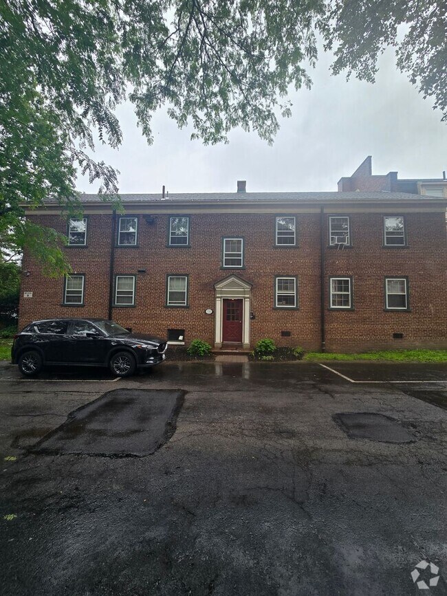 Building Photo - 732 North Terrace