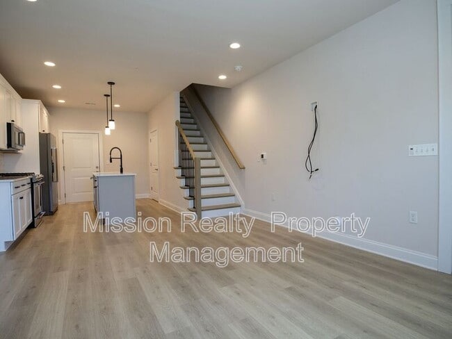 Building Photo - 1724 Old Brick Rd