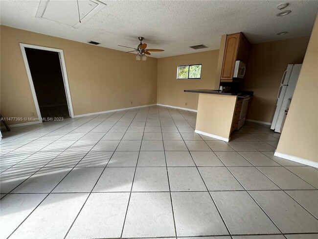 Building Photo - 1 Crossings Cir
