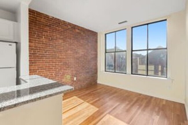 Foto del edificio - 105-107 Washington Street-Unit 1