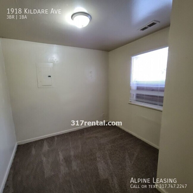 Building Photo - Near Eastside 3BR House w/Garage!