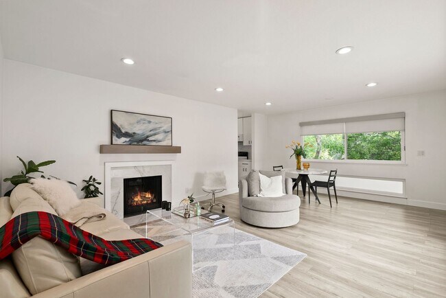 Foto del edificio - Amazing remodeled condo in Central San Mat...