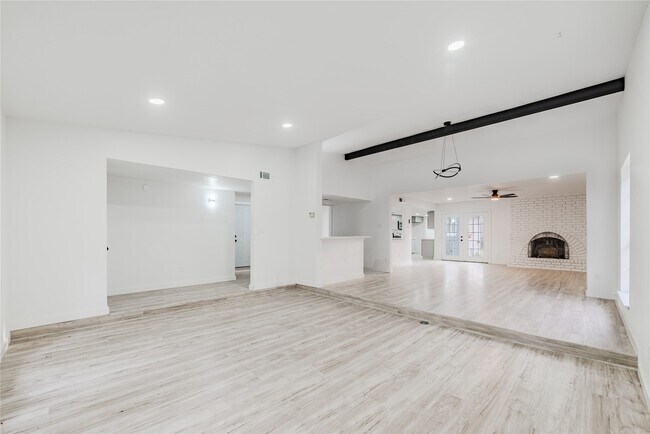 Foto del edificio - 2210 Stillmeadow Dr