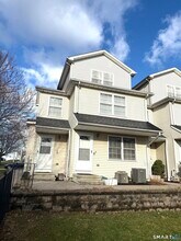 Building Photo - 33 Boston Terrace