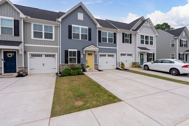Foto del edificio - 913 Leyburn Ln