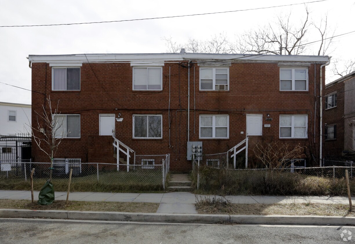 Building Photo - 2907 Fairlawn Ave SE