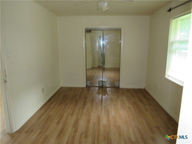 Building Photo - 514 Wolf St