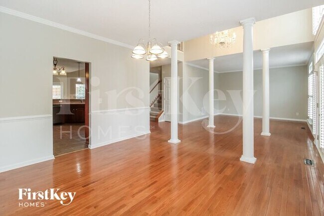 Building Photo - 5207 Olde Forest Dr