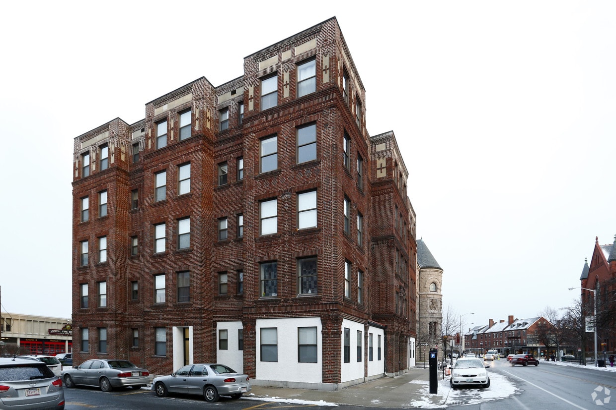 Building Photo - The Majestic