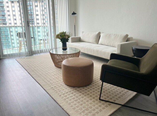 Foto del edificio - 19380 Collins Ave