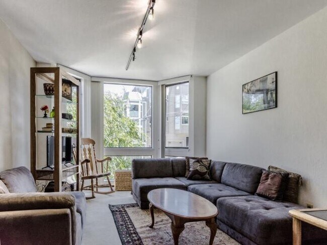 Building Photo - 1 bedroom in San Francisco CA 94107