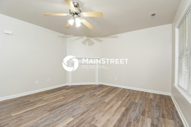 Foto del edificio - 3 Bedroom Pet-Friendly Home in GREENSBORO,...