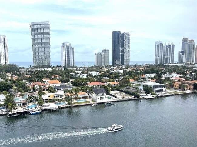 Foto del edificio - 19195 NE 36th Pl