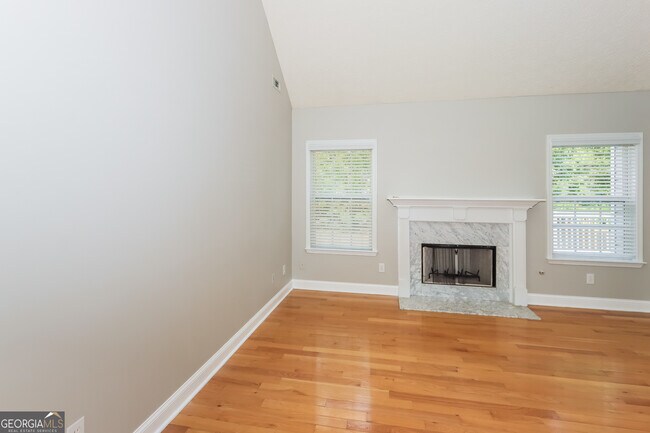 Foto del edificio - 220 Creekside Cir