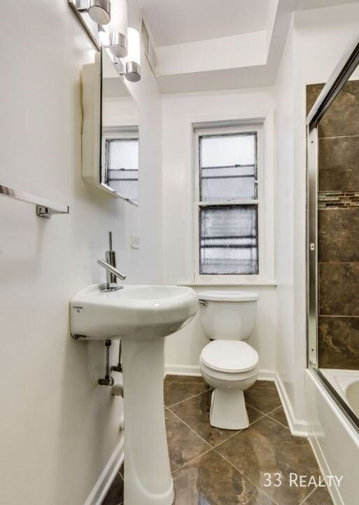 Building Photo - 3240 N Clark-2F