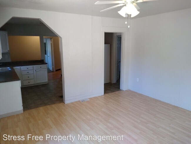 Foto del edificio - 3 br, 2 bath House - 106 S 400 E