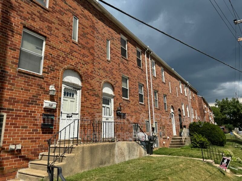 Primary Photo - 1003 Red Lion Rd