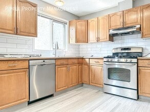 Building Photo - 123 Ridgebrook Dr SW