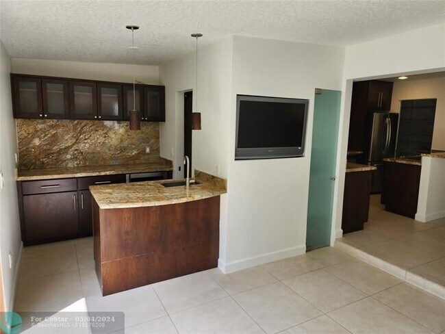 Foto del edificio - 3520 NW 110th Ave