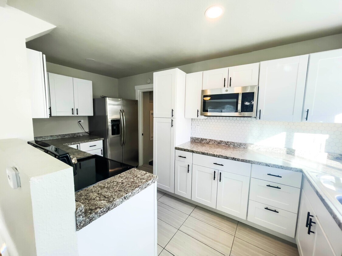 Foto principal - 3641 Steele St