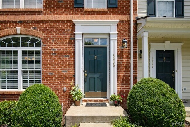 Foto del edificio - 3230 Friars Walk Ln