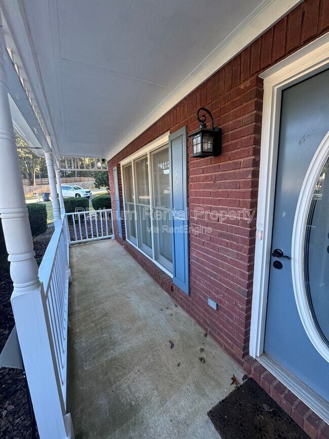 Foto del edificio - 335 Charlyne Way