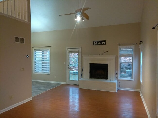 Building Photo - 5152 Laurel Bridge Ct SE