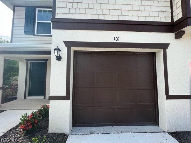 Building Photo - 6391 Brant Bay Blvd